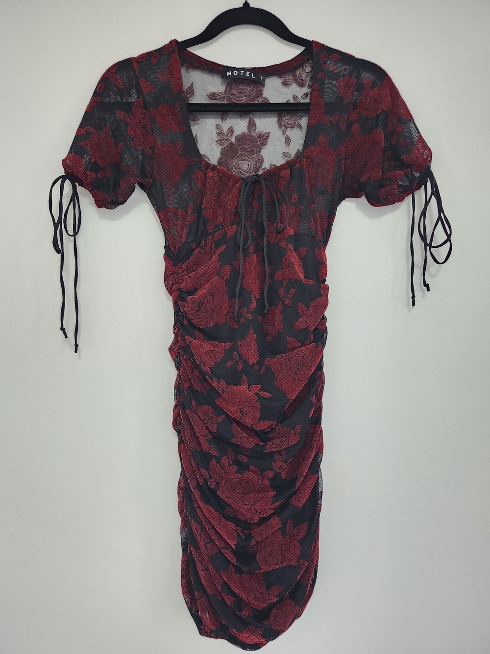 Motel Rocks Red & Black Ruched Floral Bodycon Dress - Picture 5 of 7